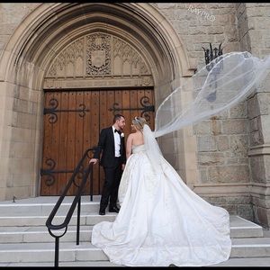 Wedding dress and additional skirt